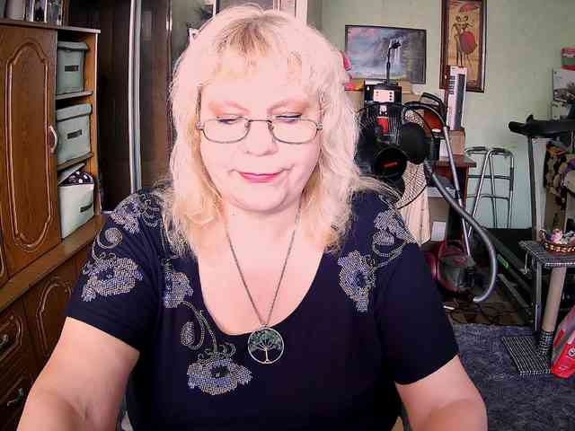 LOLA88888 webcam