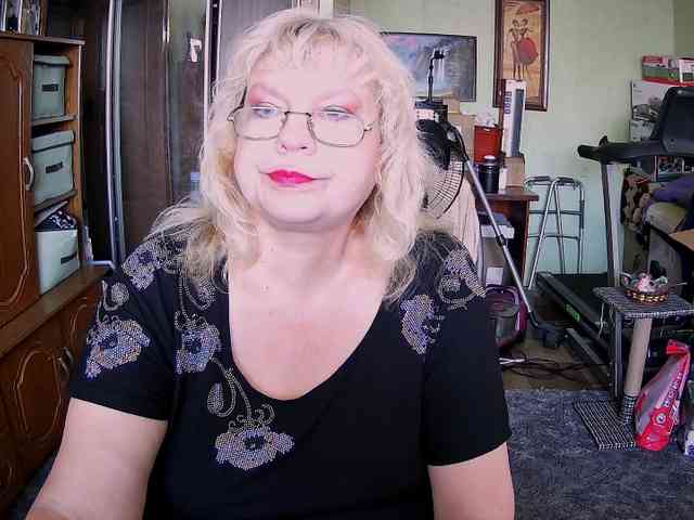 LOLA88888 webcam