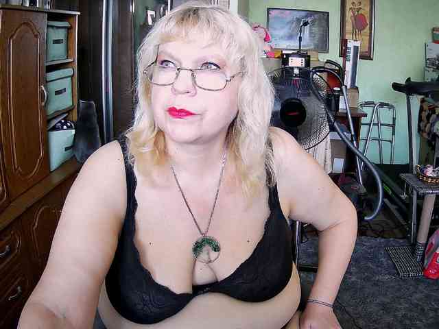 LOLA88888 webcam