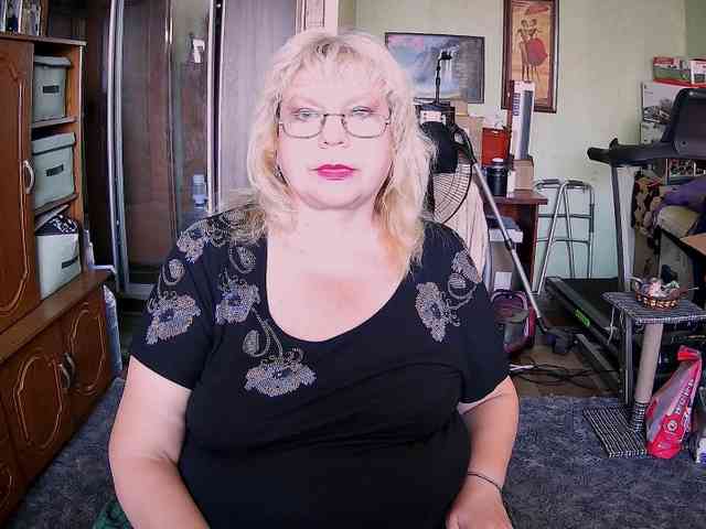 LOLA88888 webcam