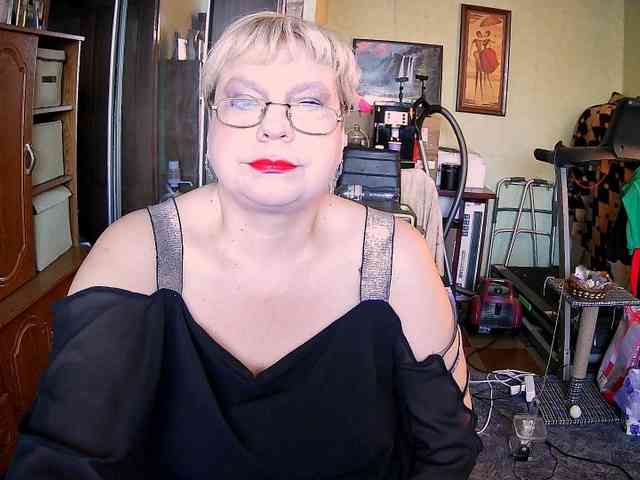 LOLA88888 webcam