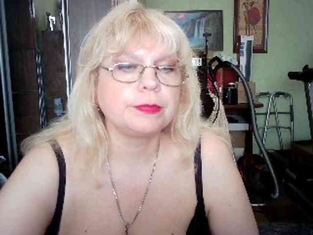 LOLA88888 webcam