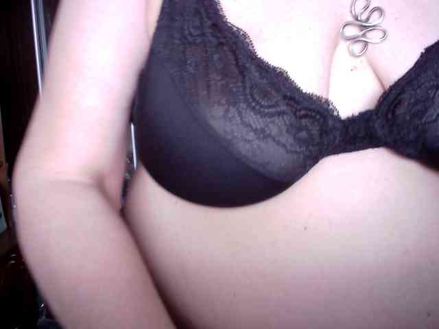 LOLA88888 webcam