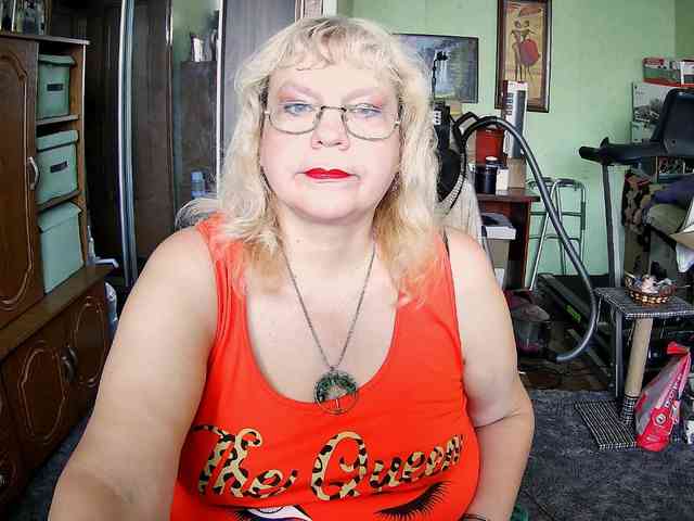 LOLA88888 webcam