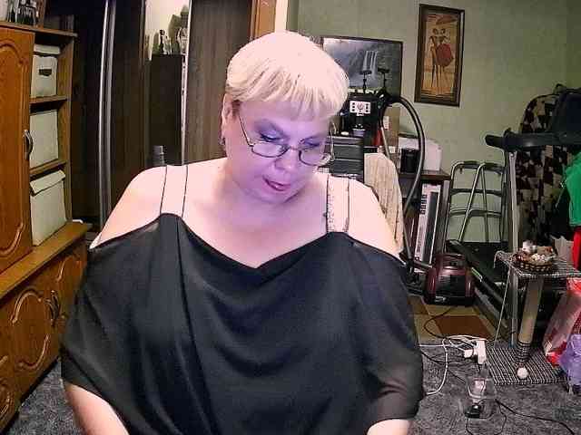 LOLA88888 webcam