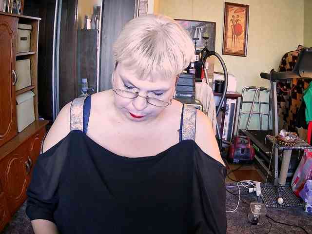 LOLA88888 webcam