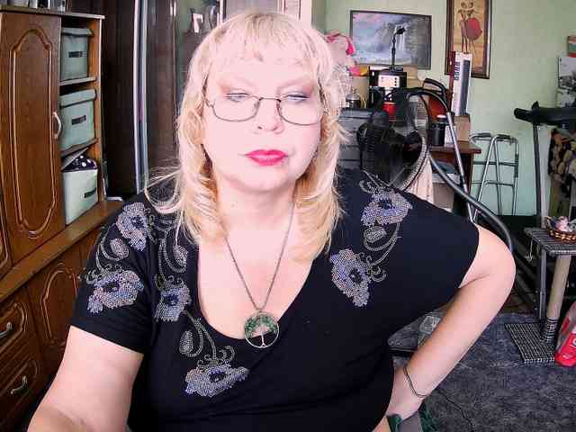 LOLA88888 webcam