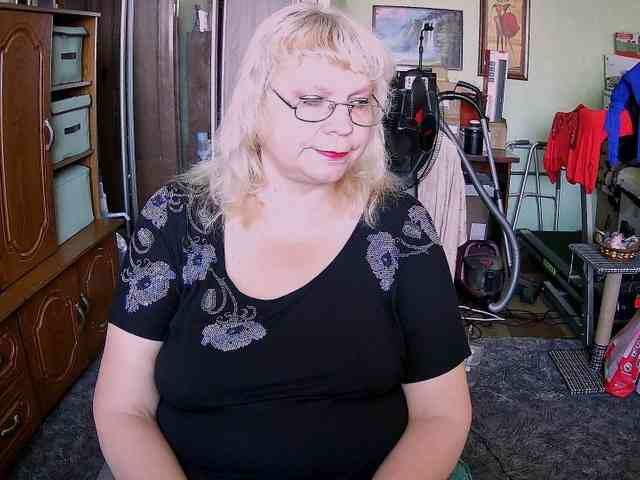 LOLA88888 webcam