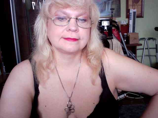 LOLA88888 webcam