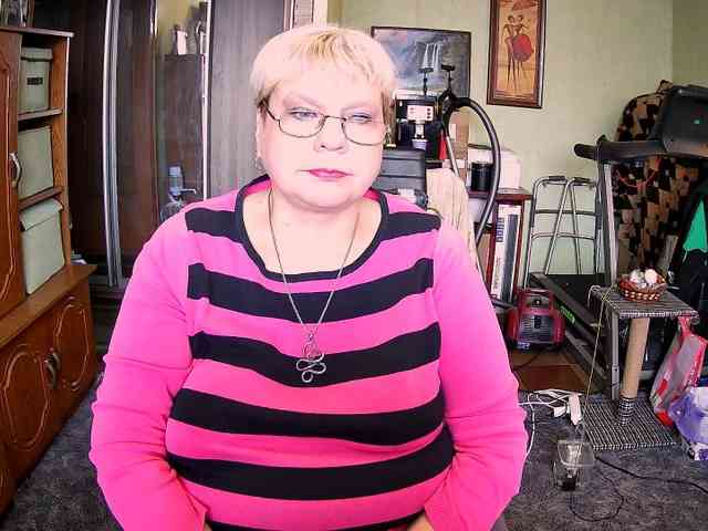 LOLA88888 webcam