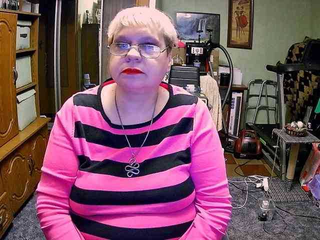 LOLA88888 webcam