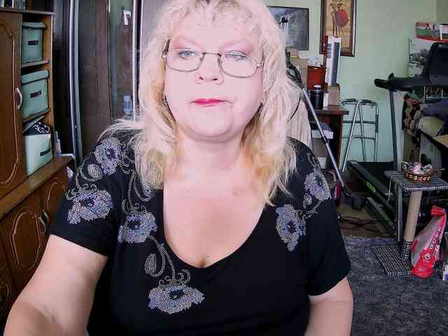 LOLA88888 webcam
