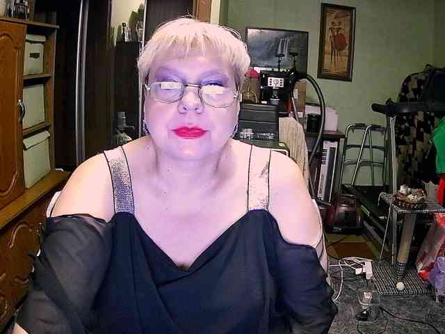 LOLA88888 webcam