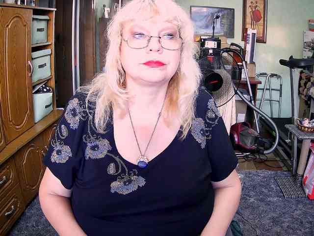 LOLA88888 webcam