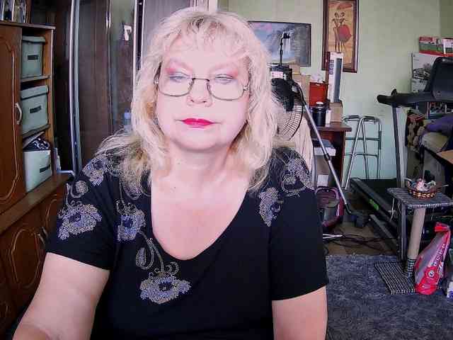LOLA88888 webcam