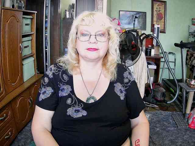 LOLA88888 webcam