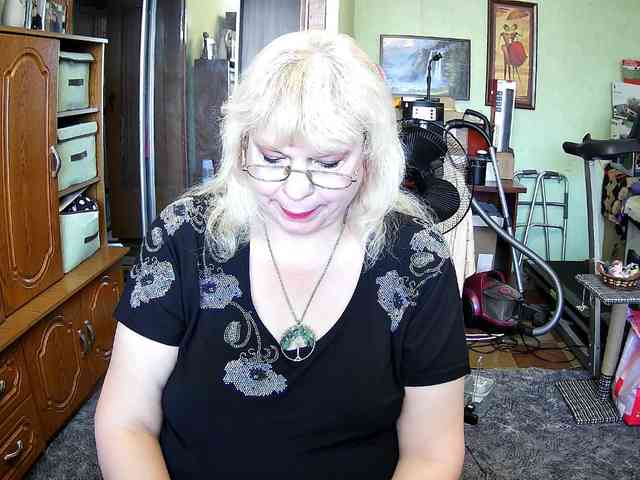 LOLA88888 webcam