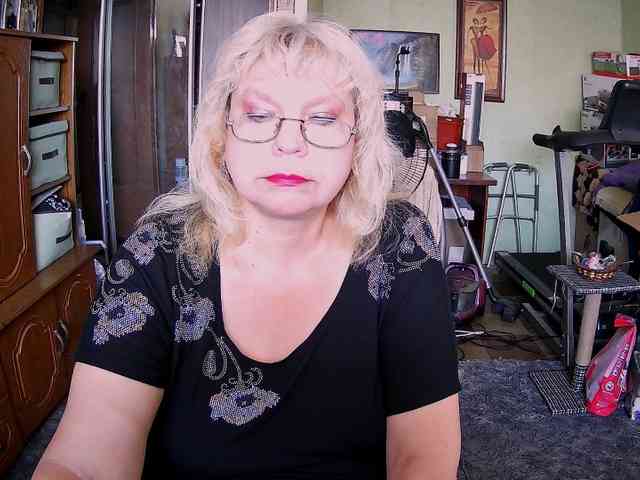 LOLA88888 webcam