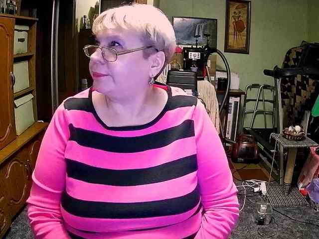 LOLA88888 webcam