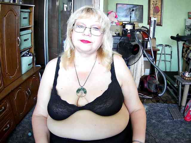LOLA88888 webcam