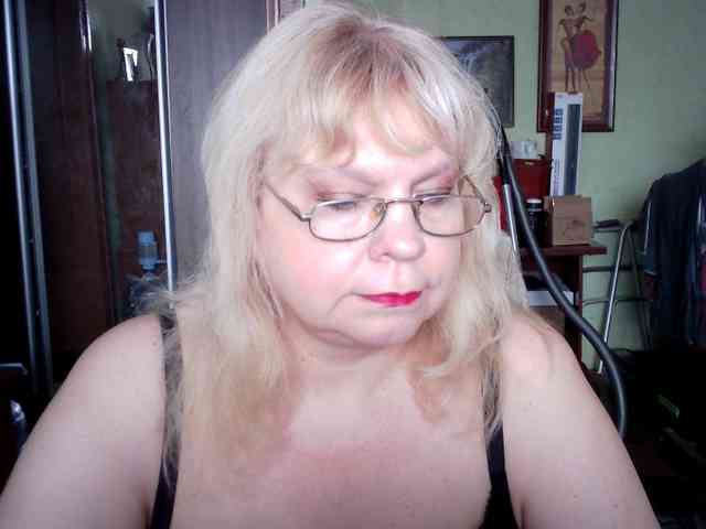 LOLA88888 webcam