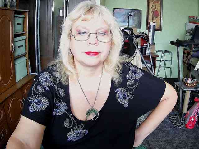 LOLA88888 webcam