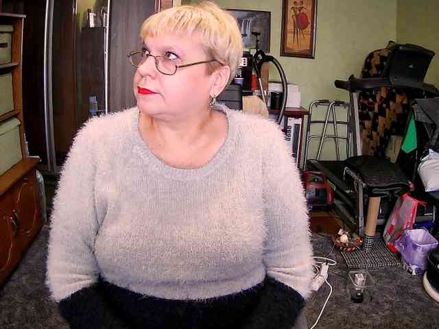 LOLA88888 webcam
