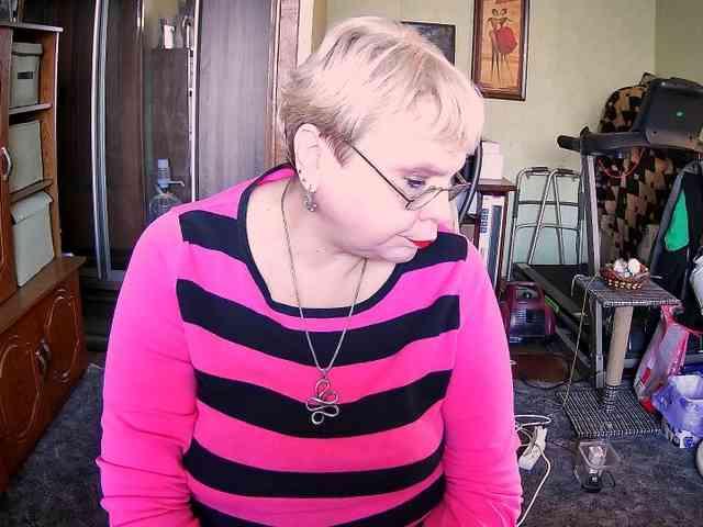 LOLA88888 webcam