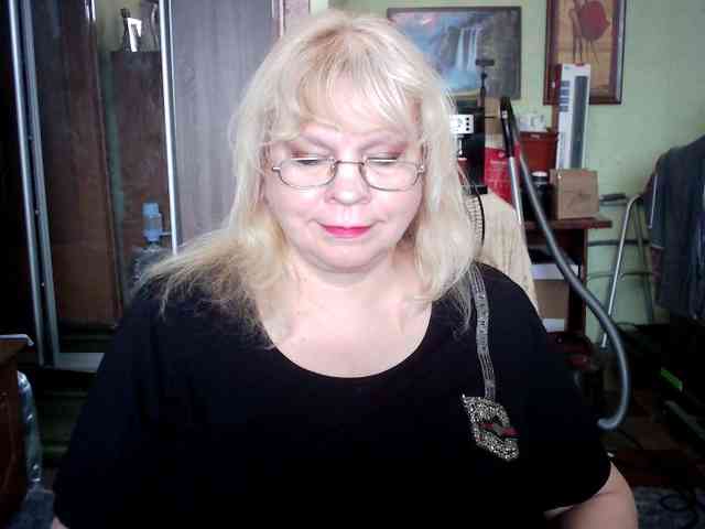 LOLA88888 webcam