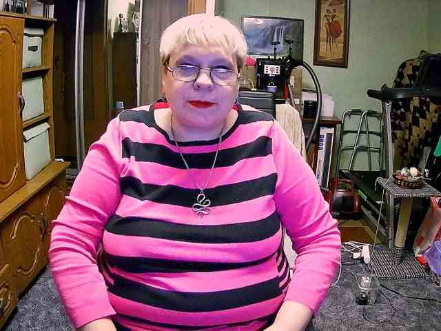 LOLA88888 webcam