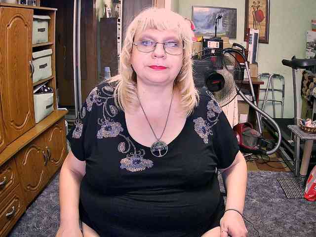 LOLA88888 webcam