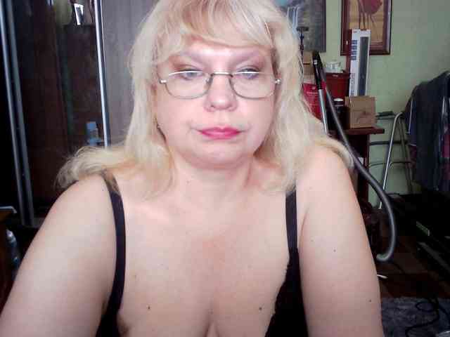 LOLA88888 webcam