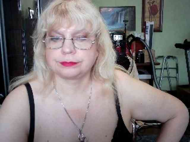 LOLA88888 webcam