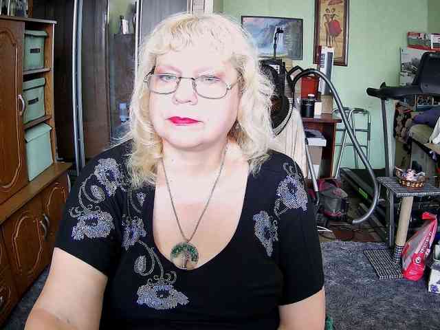 LOLA88888 webcam