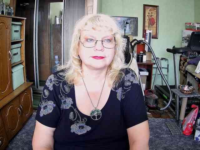 LOLA88888 webcam