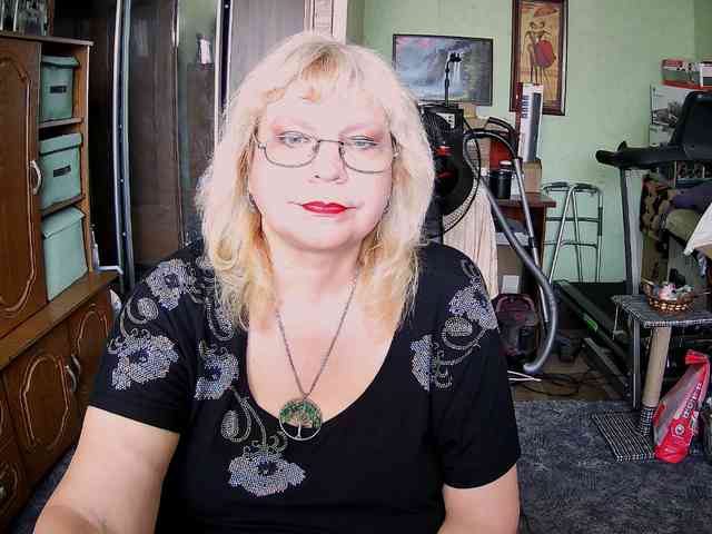 LOLA88888 webcam
