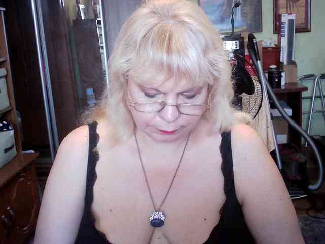 LOLA88888 webcam