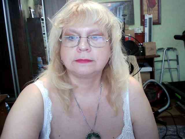 LOLA88888 webcam