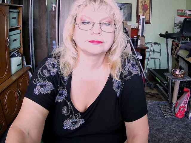 LOLA88888 webcam