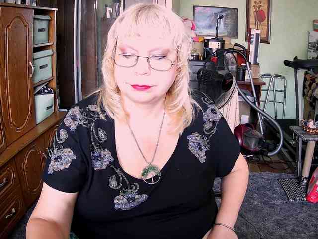 LOLA88888 webcam