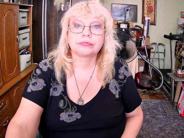 LOLA88888 webcam