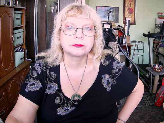 LOLA88888 webcam