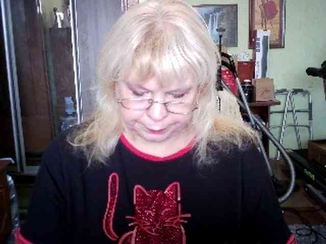 LOLA88888 webcam