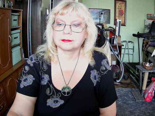 LOLA88888 webcam