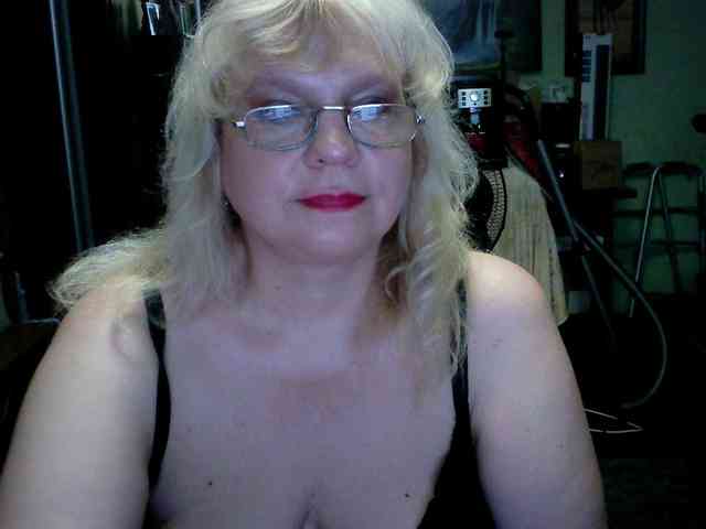 LOLA88888 webcam