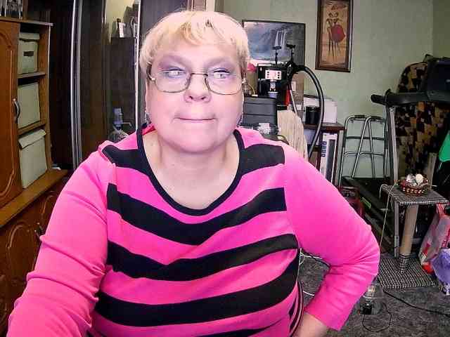 LOLA88888 webcam