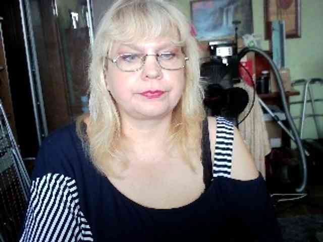 LOLA88888 webcam