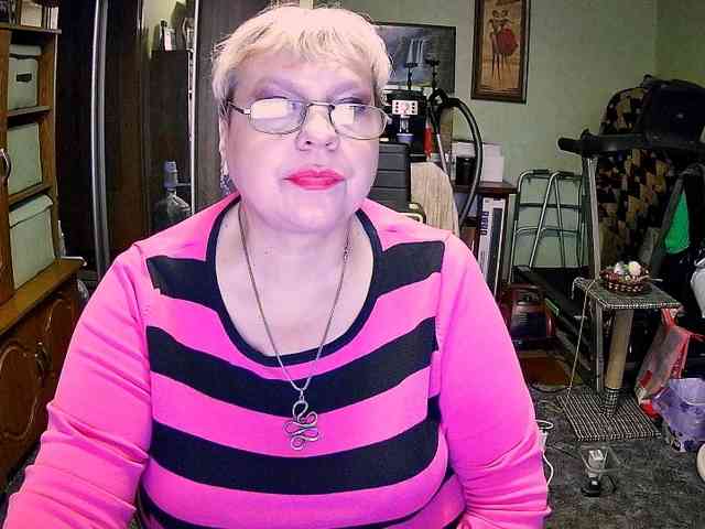 LOLA88888 webcam