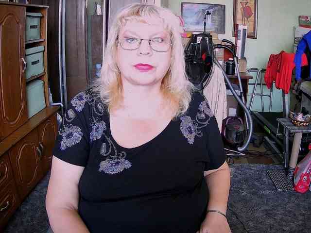 LOLA88888 webcam