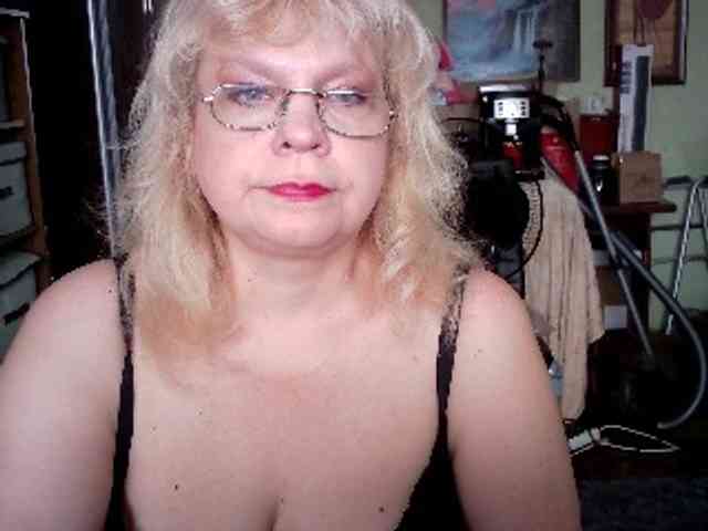 LOLA88888 webcam